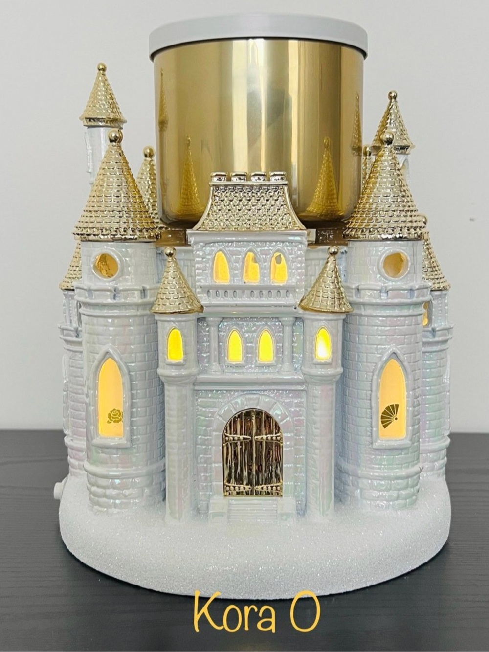 ✨Disney Princess and Light up Castle Pedestal✨